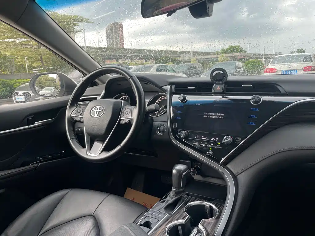 Toyota Camry 2019 — фото 11