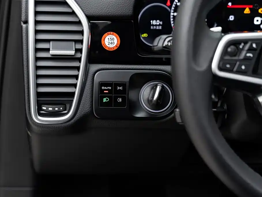 Porsche Cayenne 2020 — фото 19