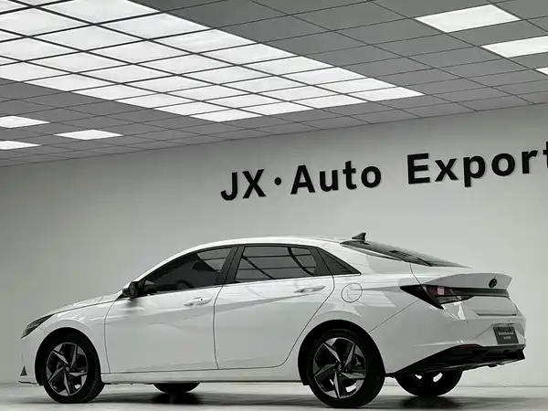 Hyundai Elantra 2022