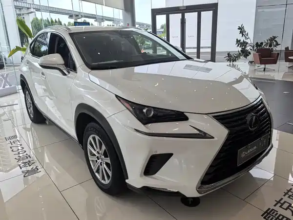 Lexus NX 2021