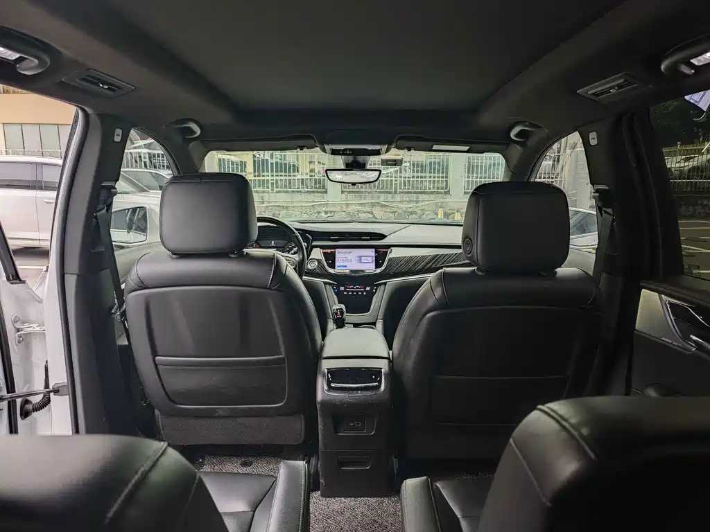 Cadillac XT6 2022 — фото 9