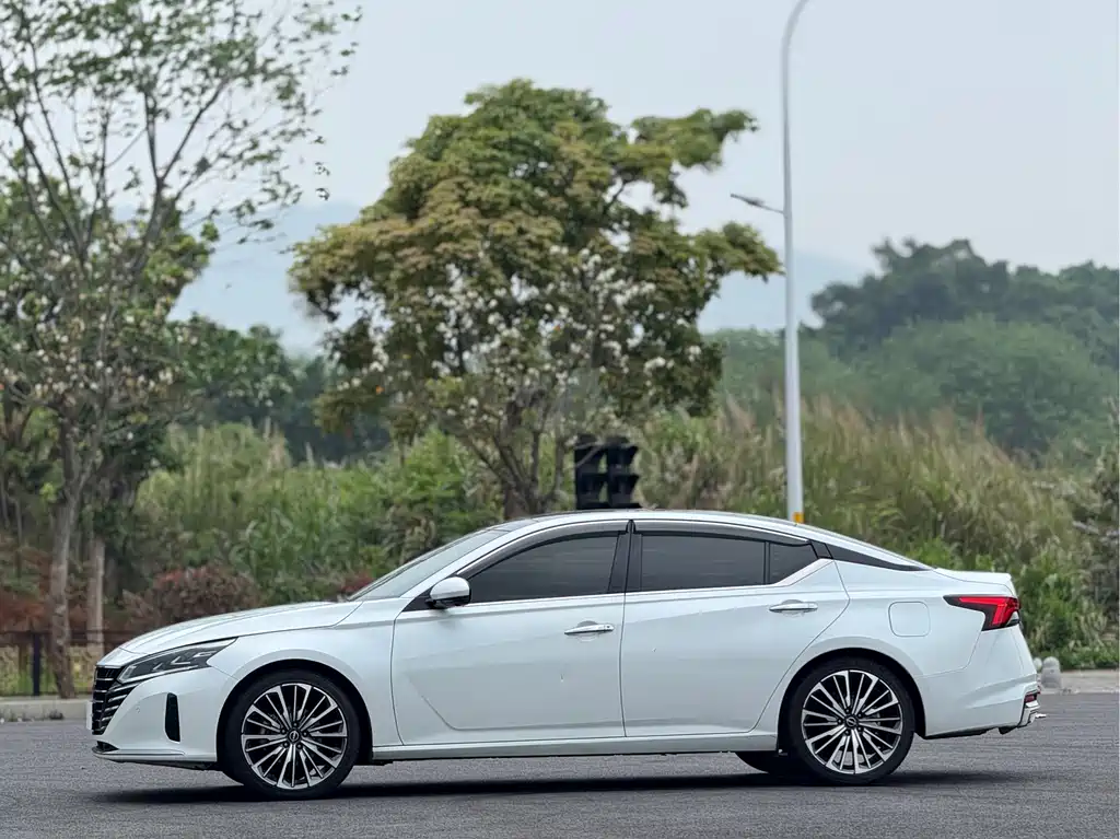 Nissan Teana 2023 — фото 17