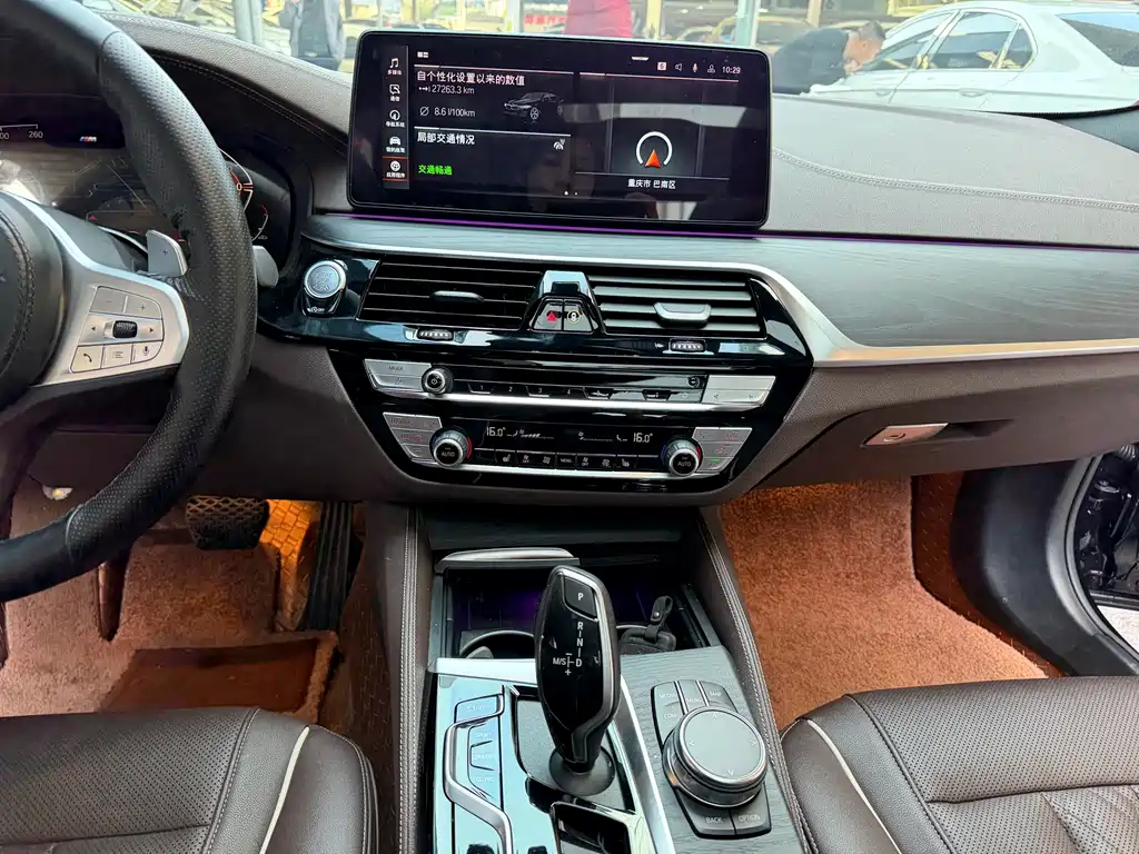 BMW 5 Series 2023 — фото 14