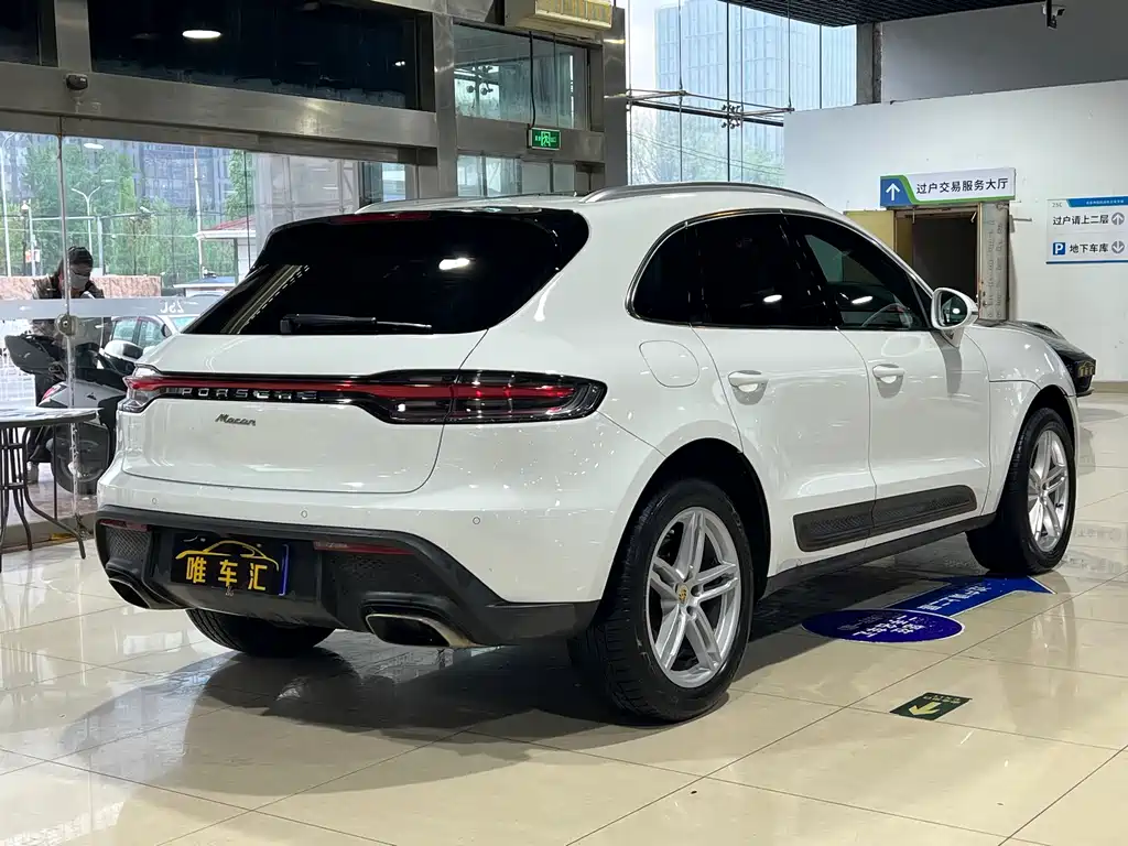 Porsche Macan 2023 — фото 4