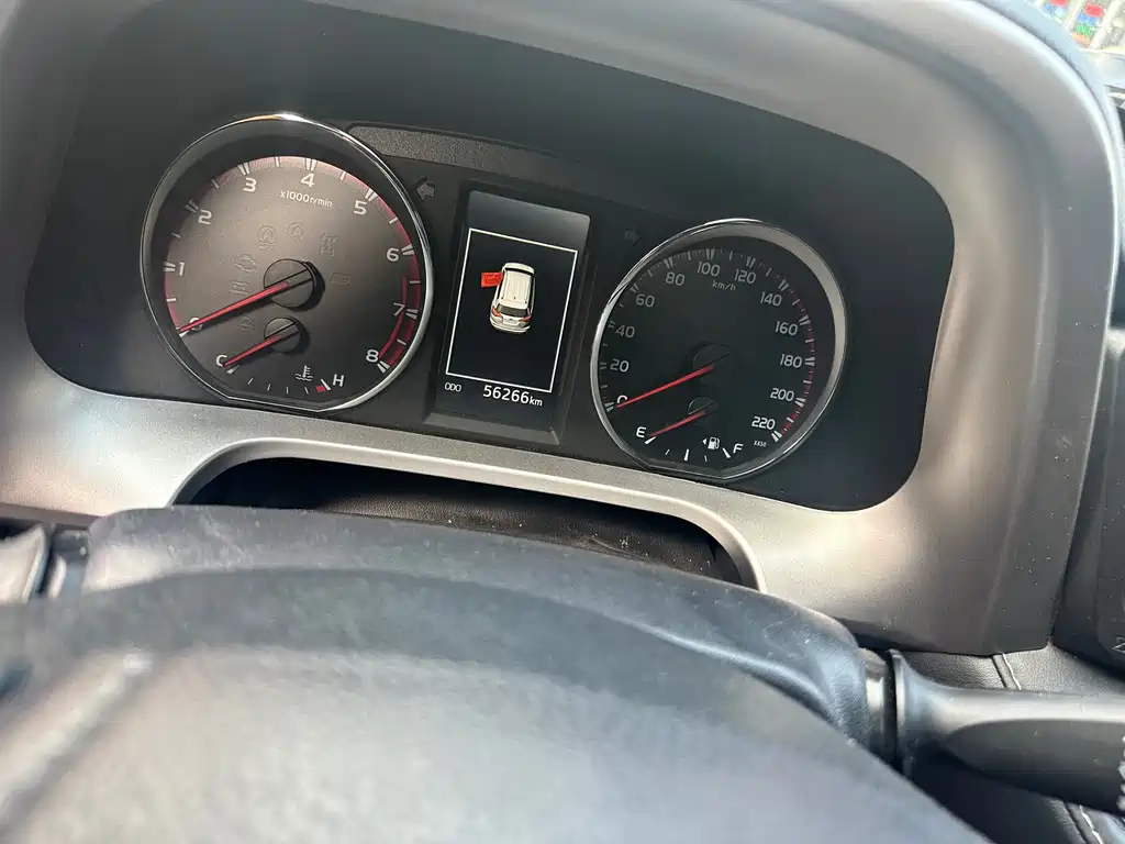 Toyota RAV4 2019 — фото 12