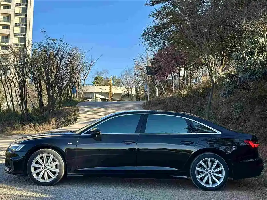 Audi A6L 2022 — фото 12