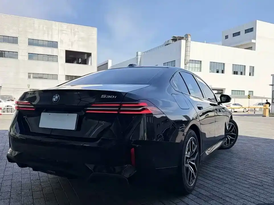 BMW 5 Series 2025