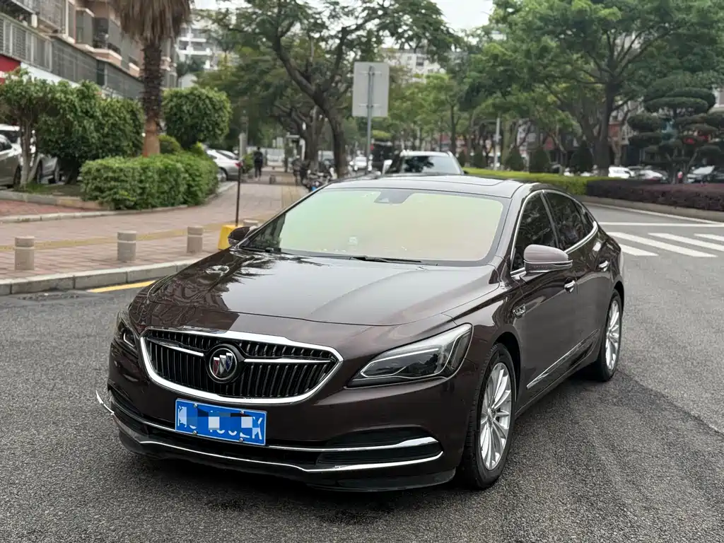 Buick LaCrosse 2017 — фото 1