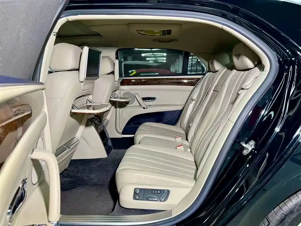 Bentley Flying Spur 2017 — фото 6