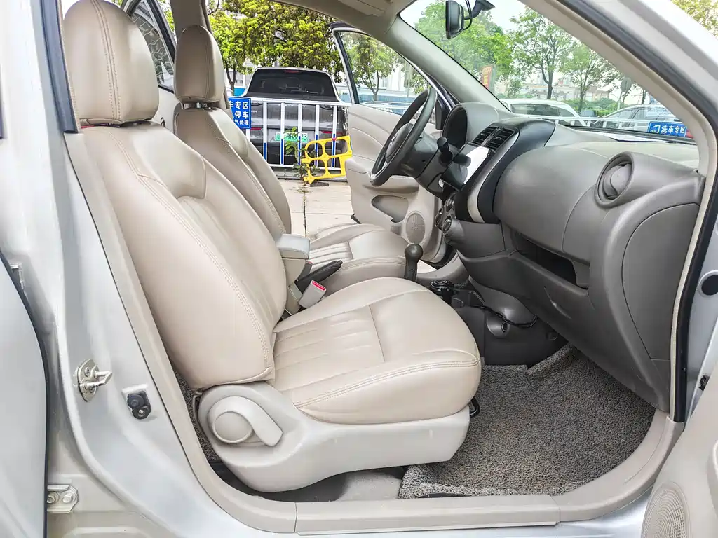 Nissan Sunny 2013 — фото 11
