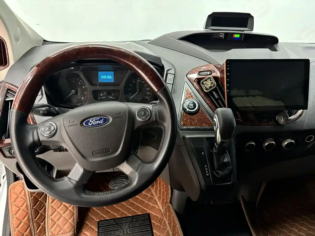 Ford Transit 2019 — фото 13