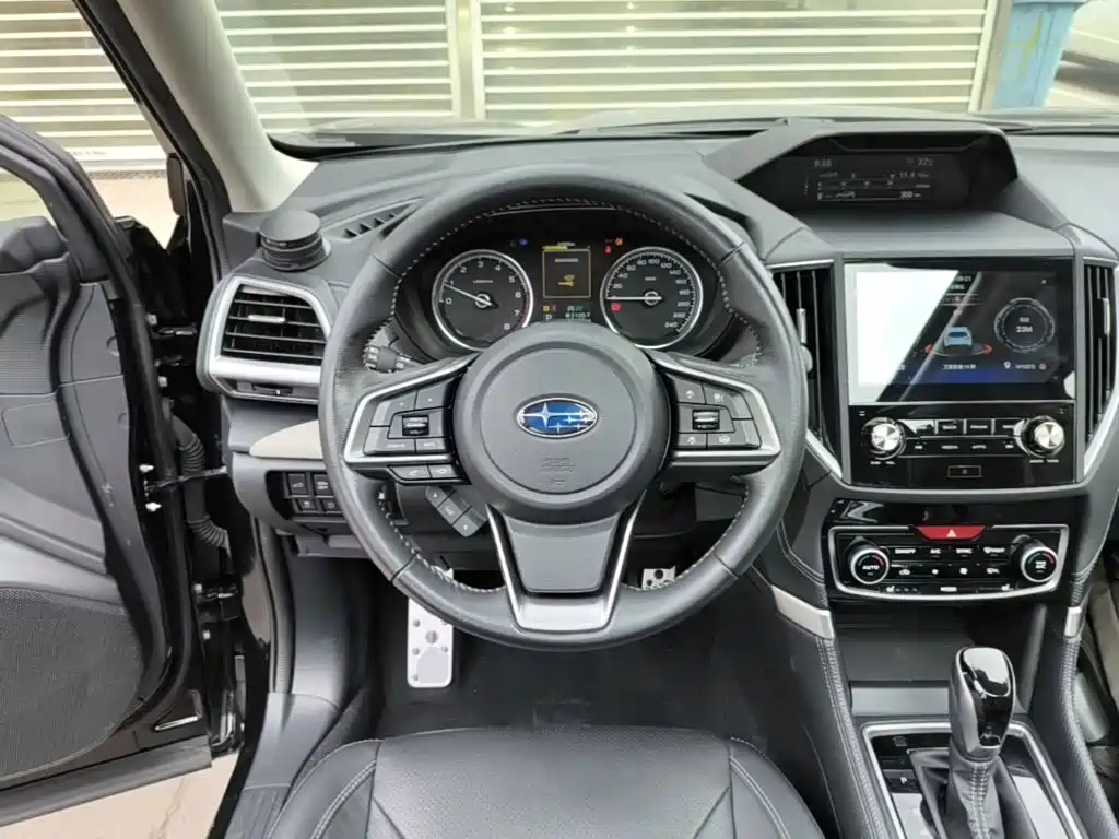 Subaru Forester 2022 — фото 11
