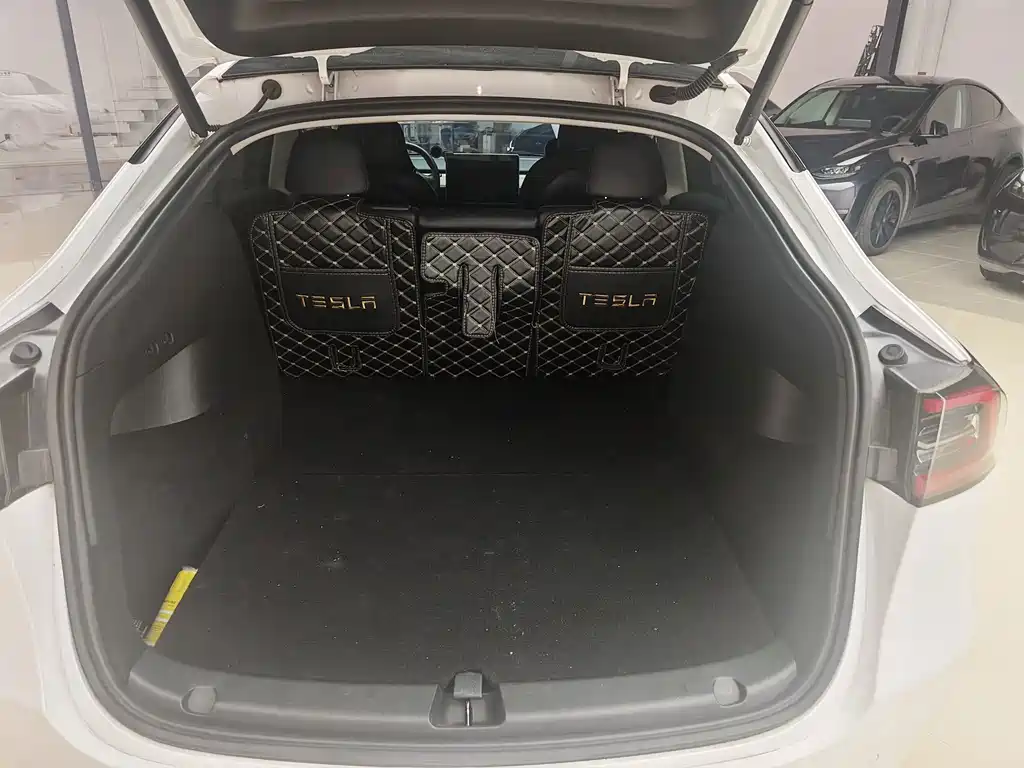 Tesla Model Y 2022 — фото 17