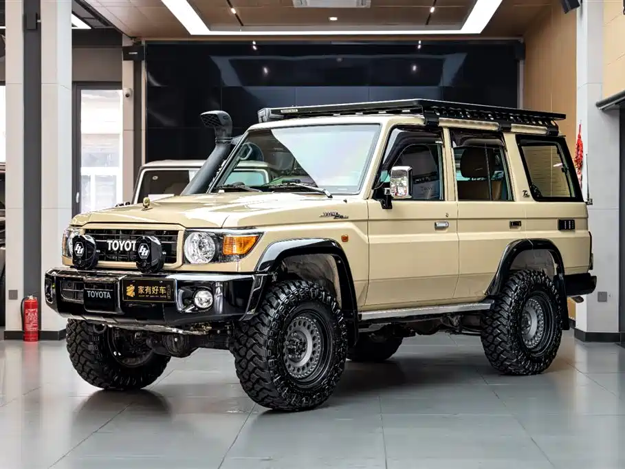 Toyota Land Cruiser 2024 — фото 1
