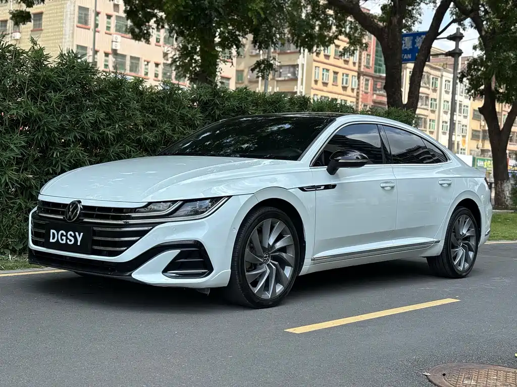 Volkswagen CC 2022 — фото 1