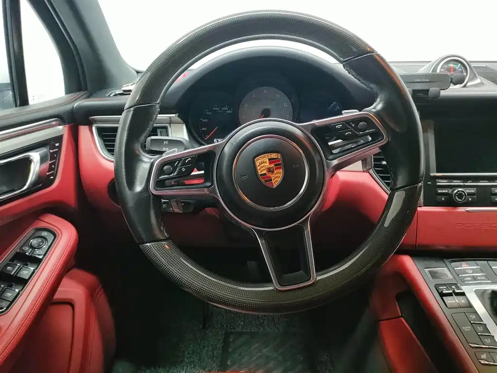 Porsche Macan 2014 — фото 16