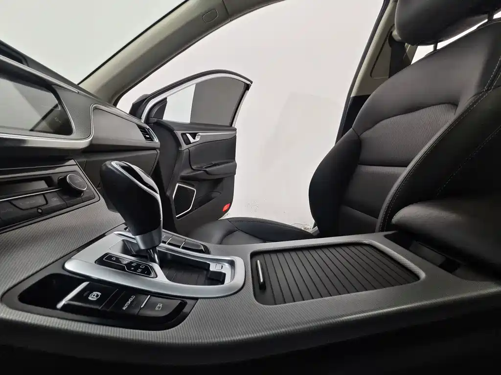Geely Emgrand GL 2018 — фото 12