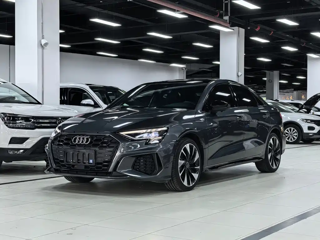 Audi A3 2023 — фото 1