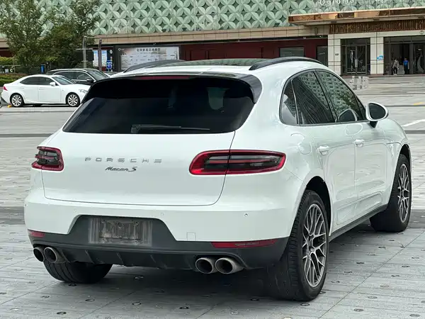 Porsche Macan 2016