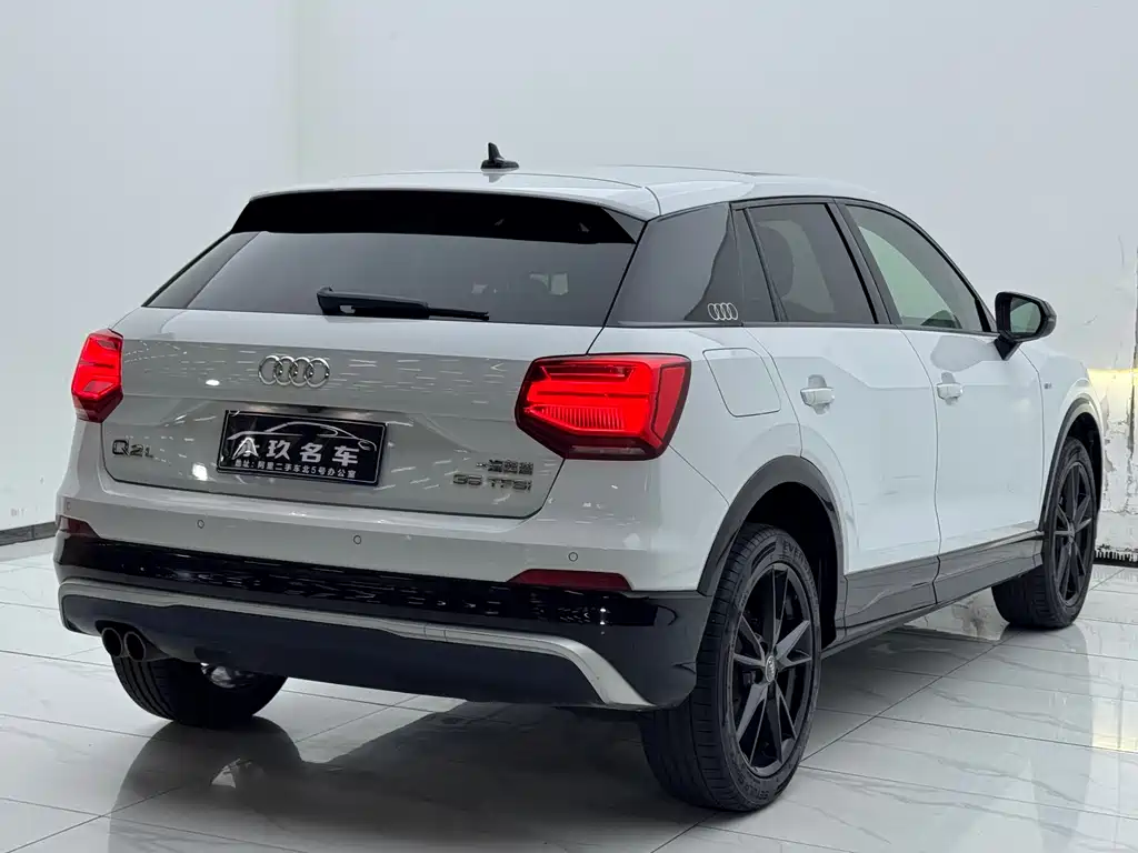 Audi Q2L 2019 — фото 14