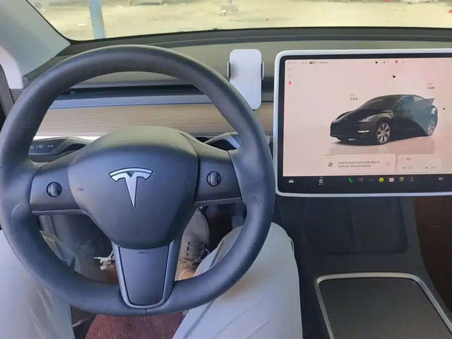 Tesla Model Y 2023 — фото 12