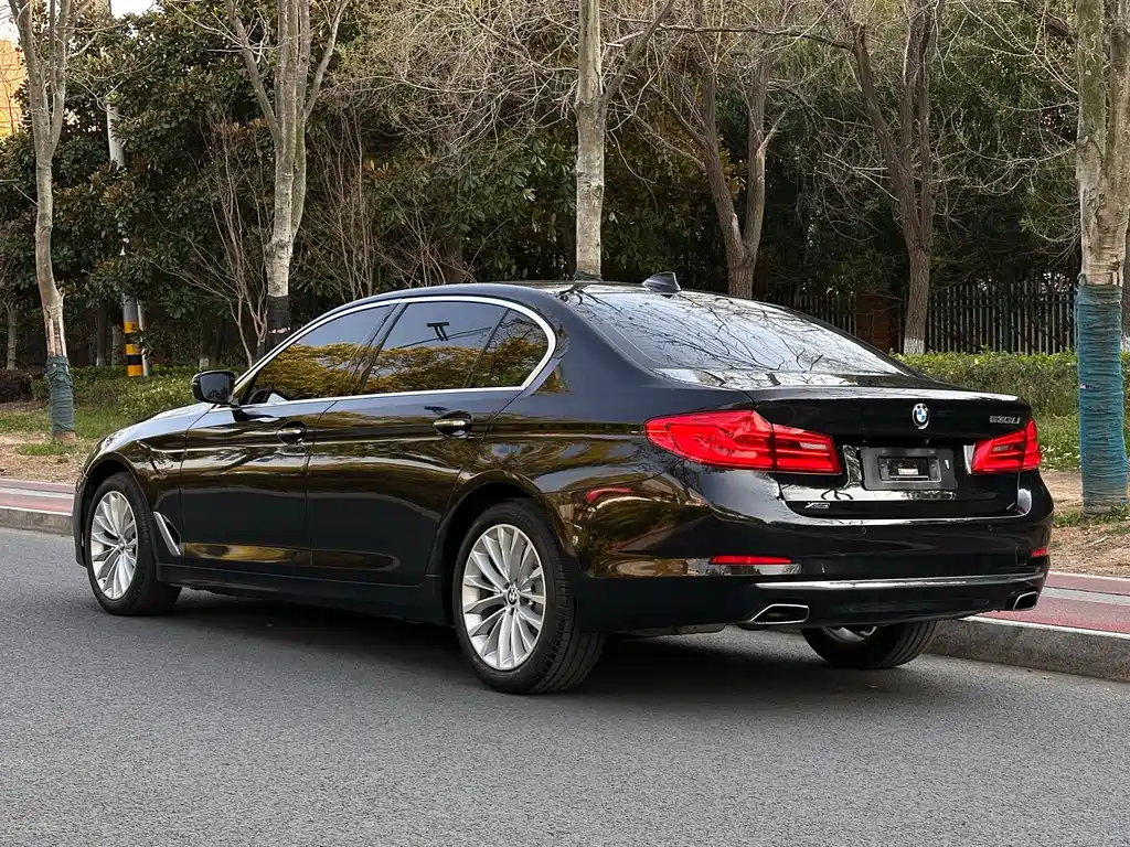 BMW 5 Series 2018 — фото 3
