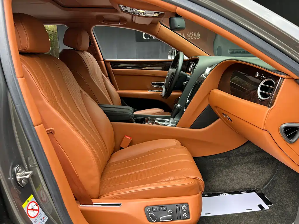 Bentley Flying Spur 2016 — фото 12