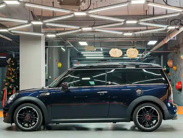 MINI Clubman 2012