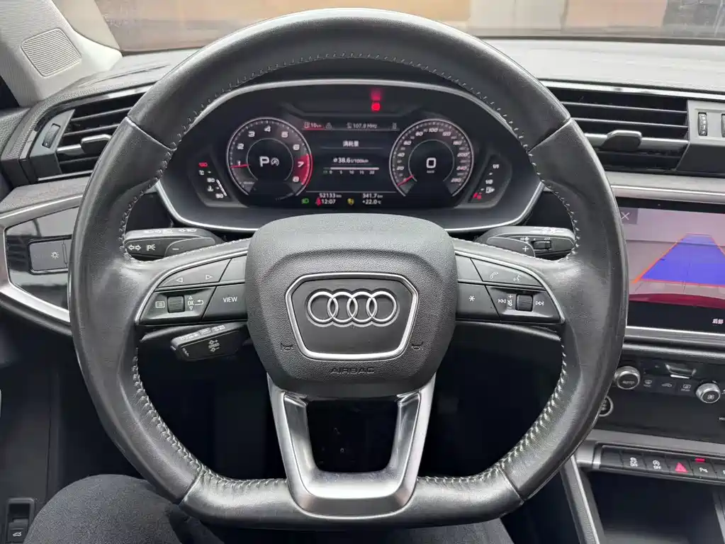 Audi Q3 2021 — фото 13