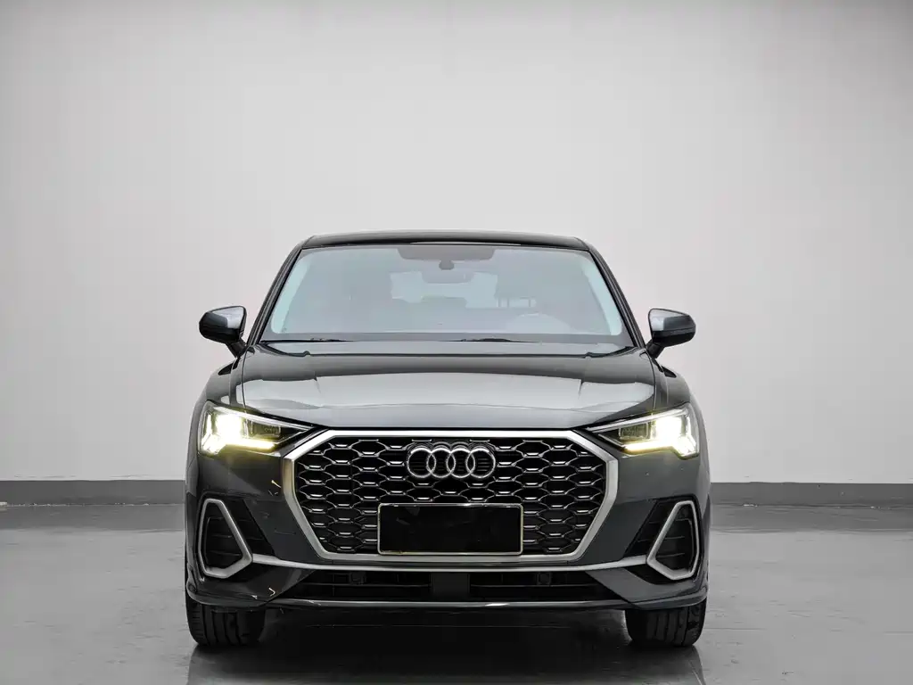 Audi Q3 Sportback 2023 — фото 2