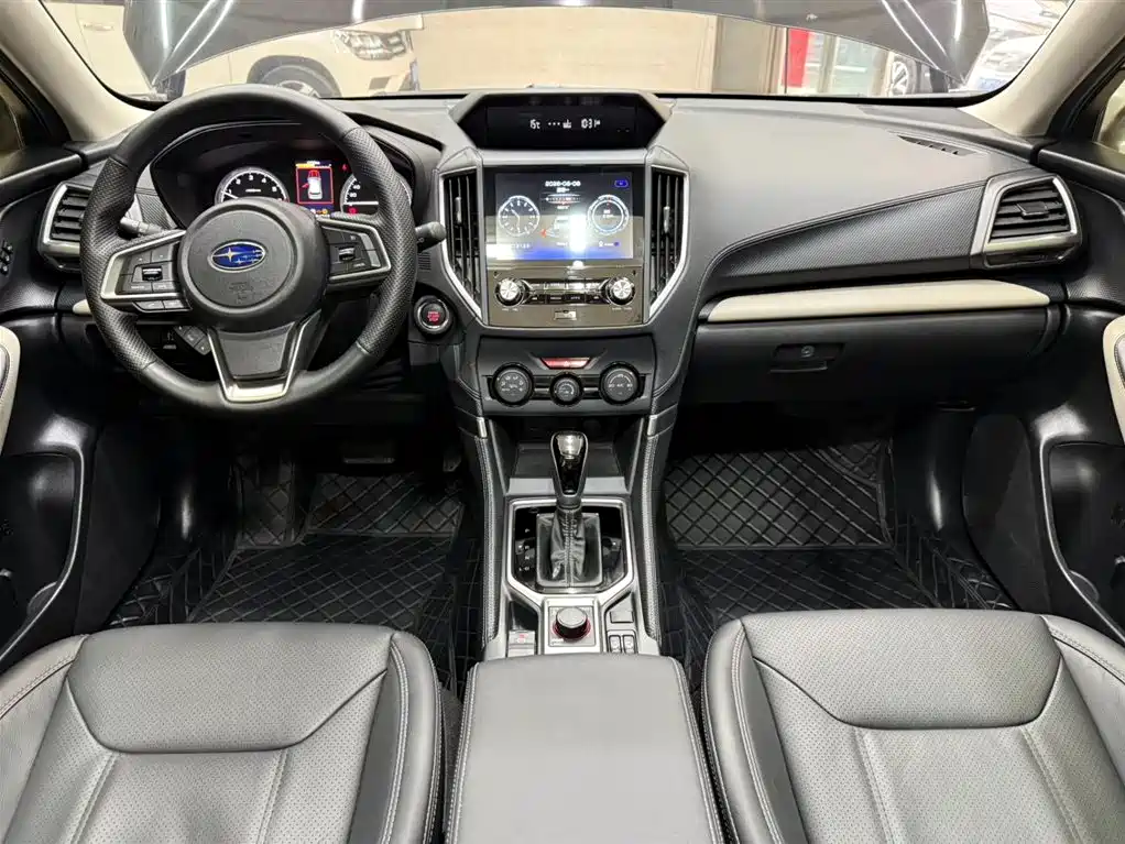Subaru Forester 2023 — фото 20