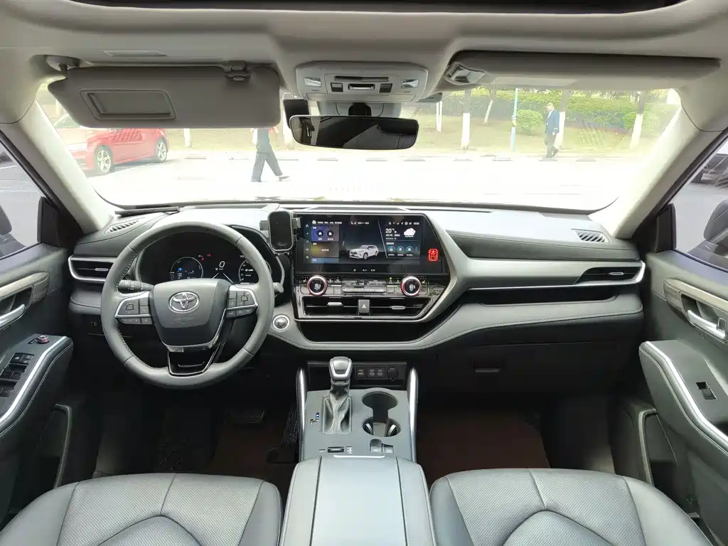 Toyota Highlander 2025 — фото 15