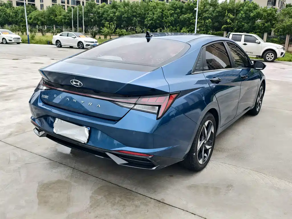 Hyundai Elantra 2022 — фото 5