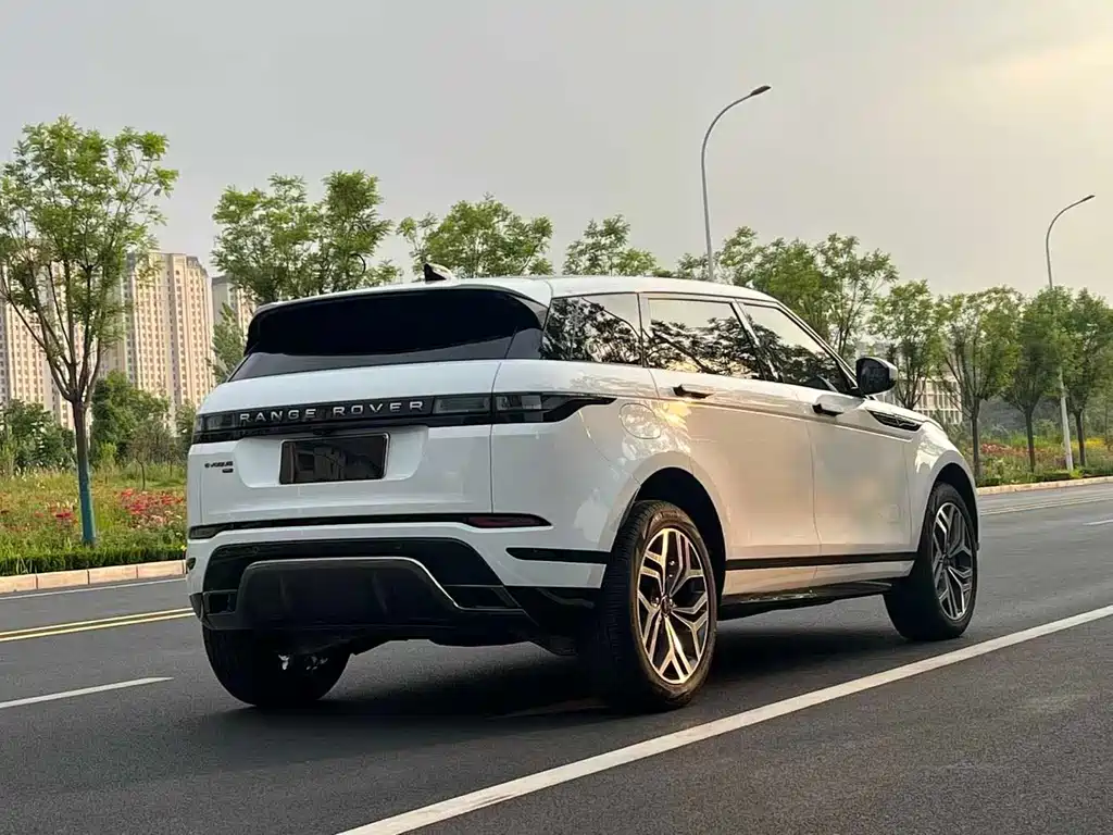 Land Rover Evoque 2022 — фото 19