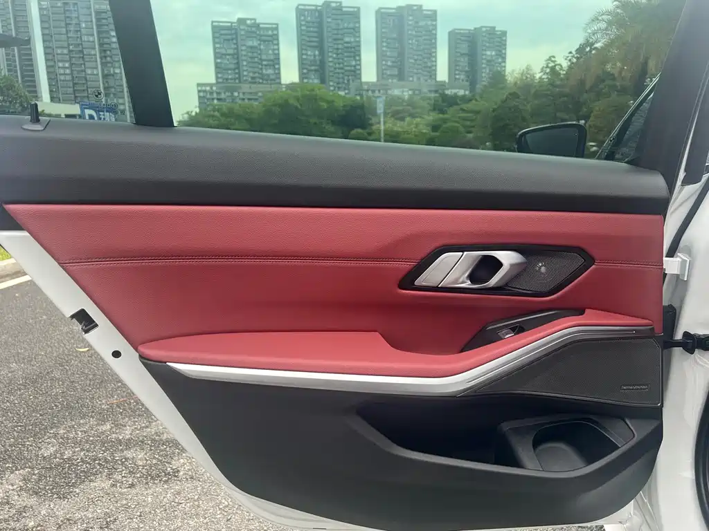 BMW 3 Series 2023 — фото 10
