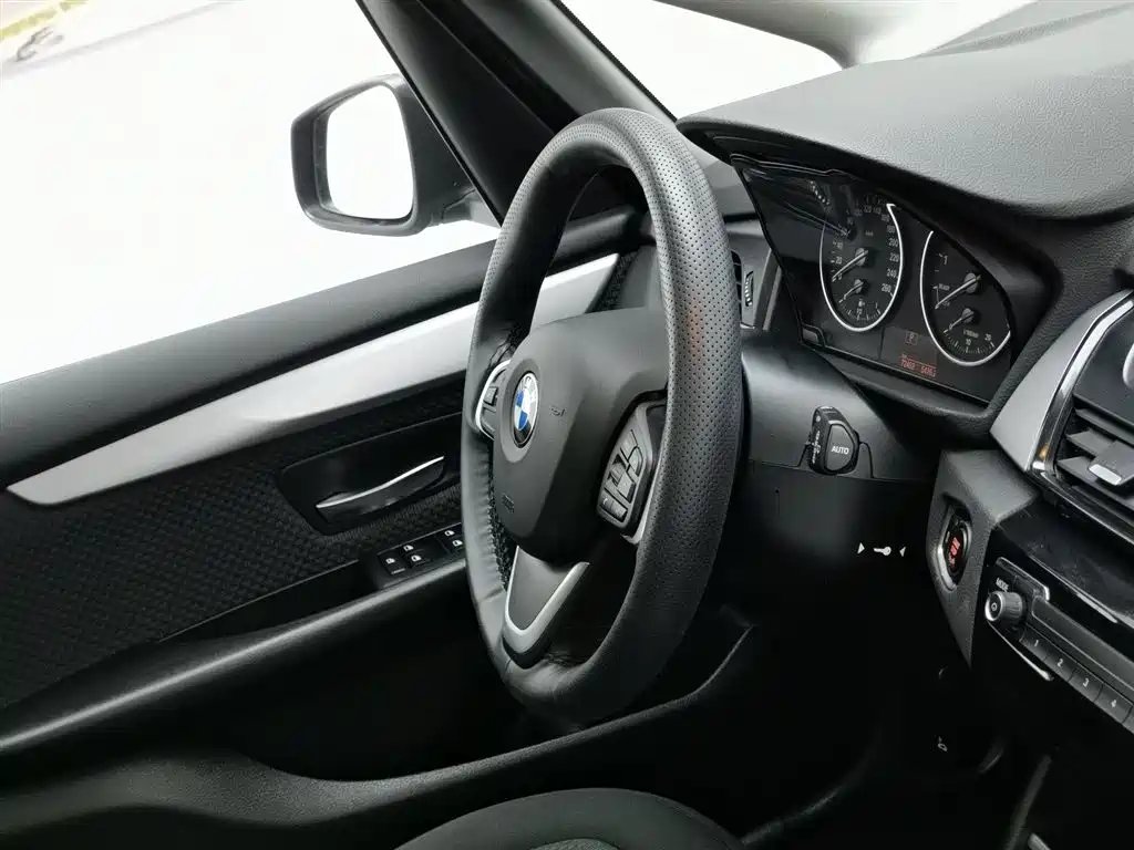 BMW 2 Series Active Tourer 2016 — фото 22