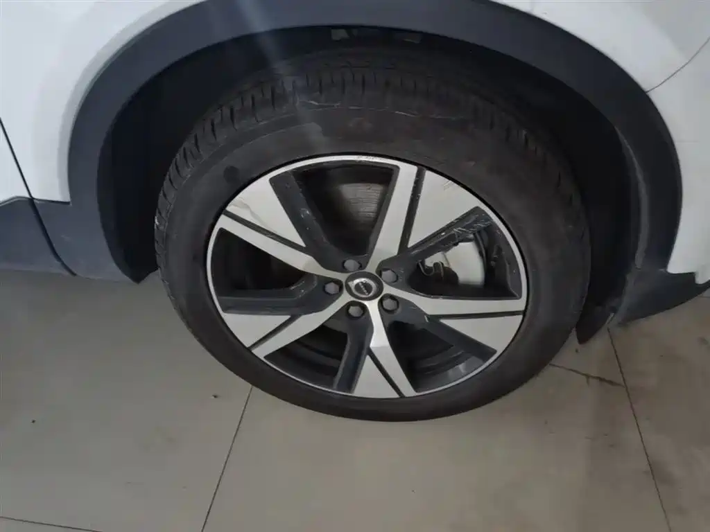 Volvo XC40 NEV 2021 — фото 14