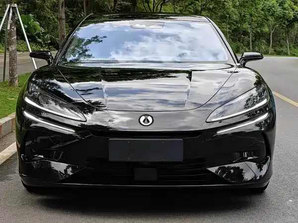 Denza Z9GT 2025