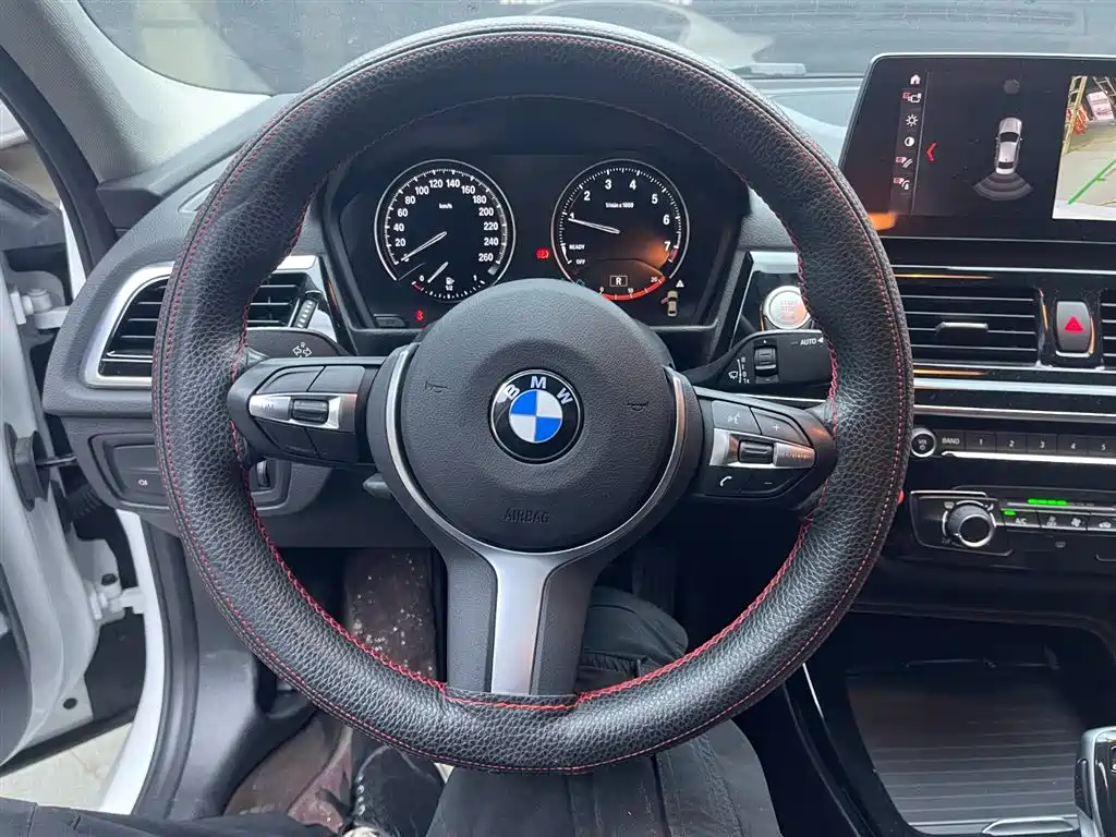 BMW 1 Series 2022 — фото 15
