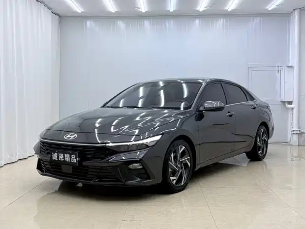 Hyundai Elantra 2024