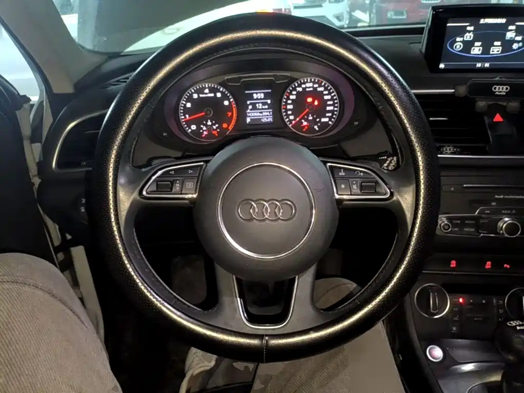 Audi Q3 2018 — фото 11