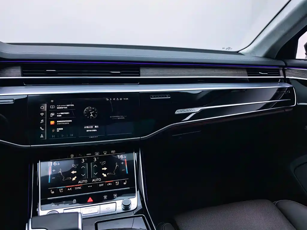 Audi A8 2025 — фото 15