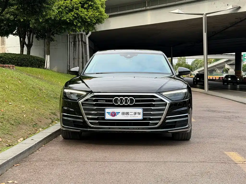 Audi A8 2021 — фото 2