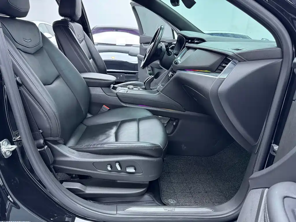 Cadillac XT5 2020 — фото 12