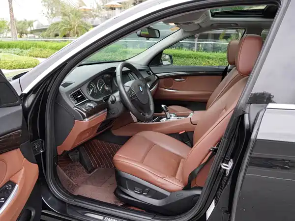 BMW 5 Series GT 2013