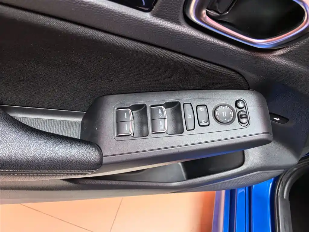Honda Civic 2023 — фото 16