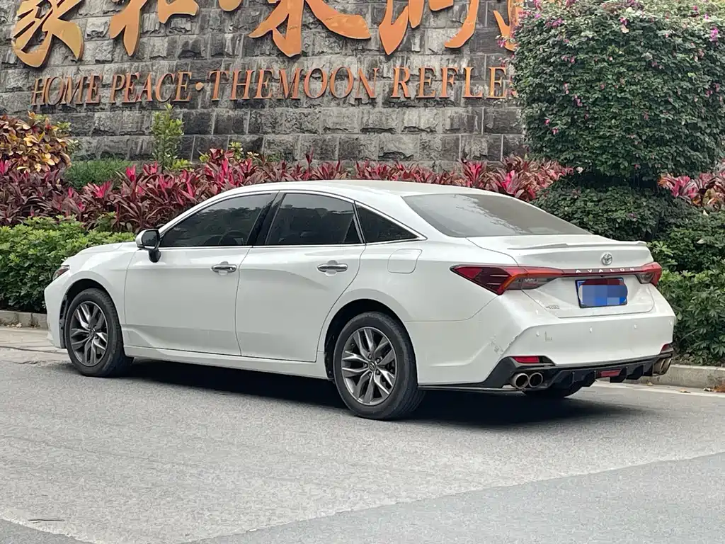Toyota Avalon 2022 — фото 3