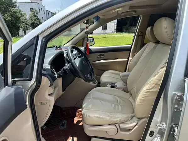Kia Jiale 2011