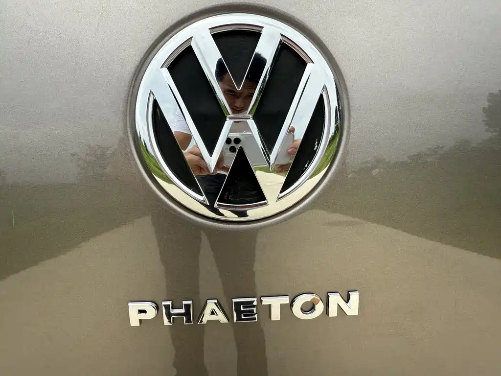 Volkswagen Phaeton 2012 — фото 19