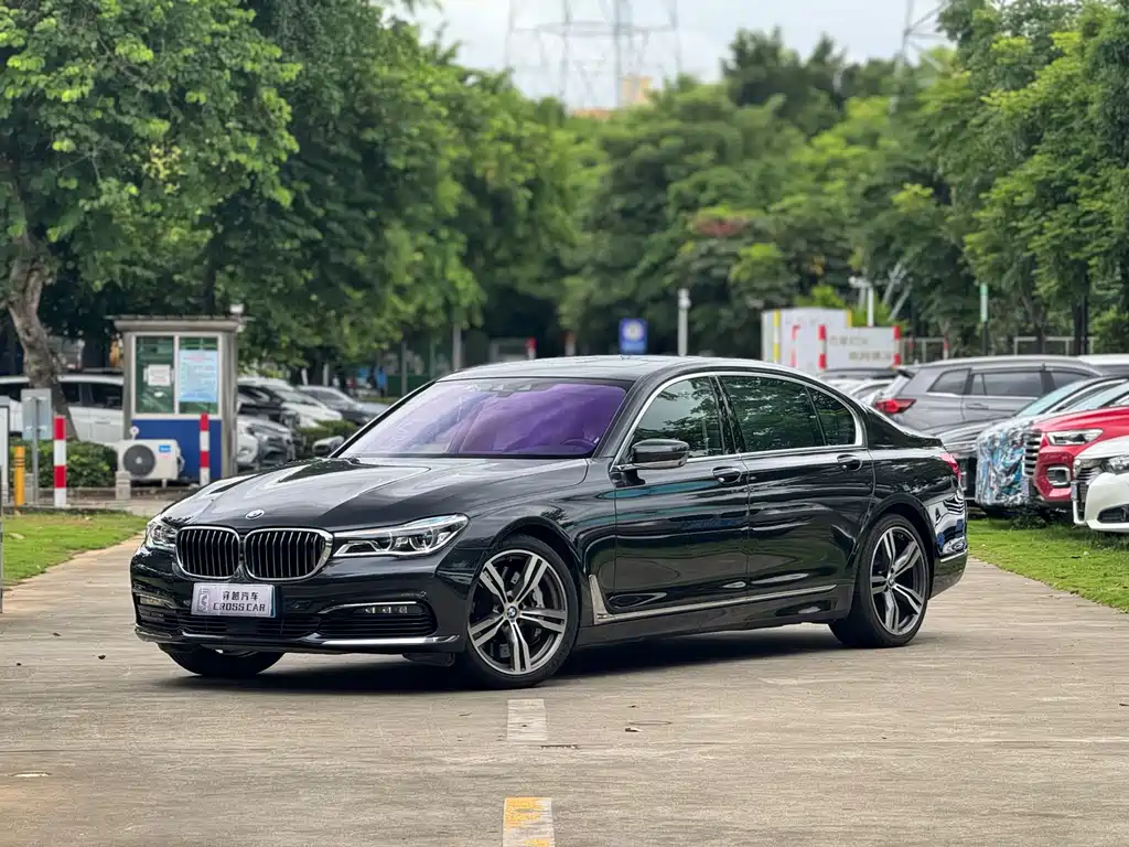 BMW 7 Series 2017 — фото 1